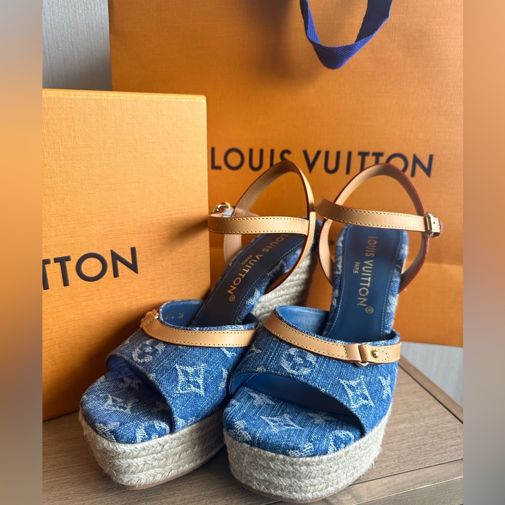 NEW LOUIS VUITTON DENIM Helios Wedge Sandal 💙 - Picture 6 of 13